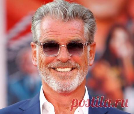 66-летний Пирс Броснан устроил жене романтический ужин в ресторане