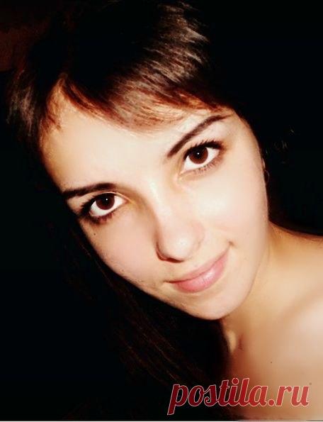 Девушка с печальными глазами... (Васильченко Алина) / Стихи.ру
