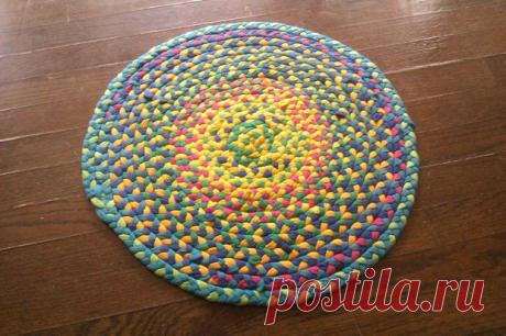 Коврик из старых футболок