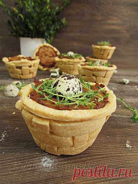 Кулинарни Грешки: Сладкиши в кошница с shortcrust сладкиши с изненада
