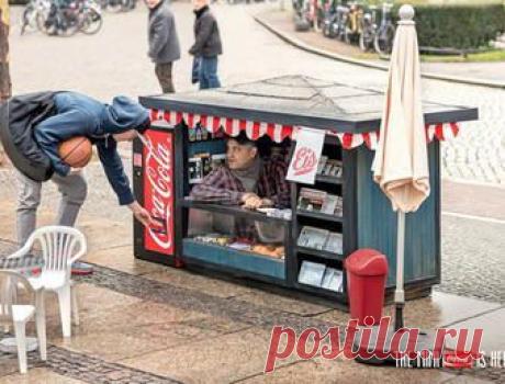 Coca-Cola установила в Германии мини-киоски для продвижения мини-баночек