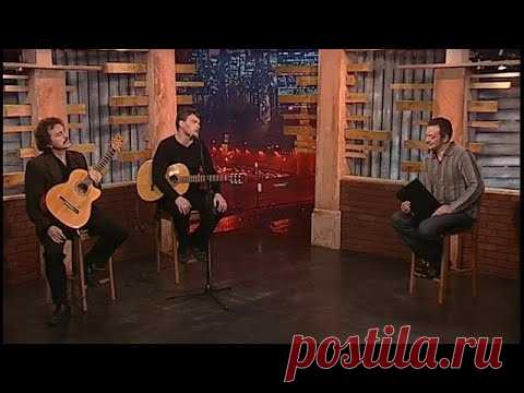 Как скрыть дырки на одежде. DIY  за 5 минут. Быстро и качественно.