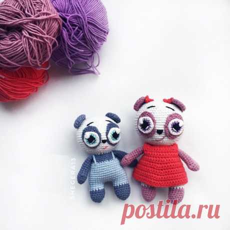 PDF Панда Яша из мультфильма Дракоша Тоша. FREE amigurumi crochet pattern. Бесплатный мастер-класс, схема и описание для вязания игрушки амигуруми крючком. Вяжем игрушки своими руками! Медведь, мишка, медвежонок, панда, panda, teddy bear. #амигуруми #amigurumi #amigurumidoll #amigurumipattern #freepattern #freecrochetpatterns #crochetpattern #crochetdoll #crochettutorial #patternsforcrochet #вязание #вязаниекрючком #handmadedoll #рукоделие #ручнаяработа #pattern #tutorial #häkeln #amigurumis