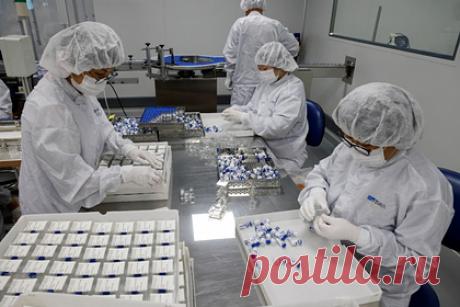 Раскрыта ложь блогеров-антиваксеров. Директор Ассоциации профессиональных пользователей социальных сетей и мессенджеров Владимир Зыков раскрыл информацию о лжи блогеров-антиваксеров. По словам специалиста, блогеры зачастую прививаются от коронавирусной инфекции и тем самым защищают самих себя, но в социальных се