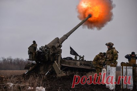 Украинский военный оценил потери ВСУ в Артемовске. Командир Вооруженных сил Украины (ВСУ) с позывным «Мадьяр» записал видеообращение украинских военных, которые обороняют Артемовск. По словам одного из военнослужащих, потери составляют роту-две в сутки, «рота живет одну ночь», а за неделю ВСУ теряют целый батальон, поэтому представляется необходимым отойти из города.
