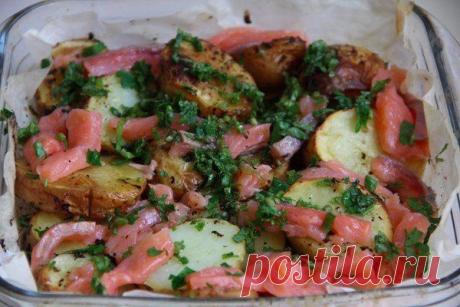 Картошечка по-деревенски с красной рыбкой / Вкусные привычки