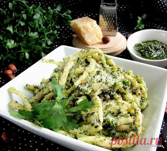 Вкусный Pyza: просо лапша с петрушкой соусом песто