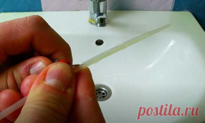 Устранил засор в раковине за 5 минут, не разбирая сифон. А всё благодаря пластиковому хомуту. Показываю, как сделать
Приветствую вас, дорогие друзья! Засор в раковине — довольно частое явление в нашей квартире. И если слив на кухонной мойке можно закрыть сеткой, которая задерживает крупные кусочки еды, то умывальник ванной комнаты никоим образом не защищён от засора. Честно говоря, сколько бы я...
Читай дальше на сайте. Жми подробнее ➡