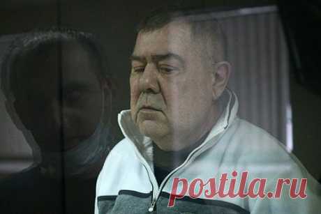 Экс-инспектора Ростехнадзора осудили по второму делу о взрыве на «Листвяжной». Беловский суд Кемеровской области приговорил к пяти годам лишения свободы бывшего инспектора Ростехнадзора Сергея Винокурова, который пытался скрыть ненадлежащие проверки шахты «Листвяжная» перед аварией. С учетом сложения наказаний он пробудет в колонии общего режима шесть лет.