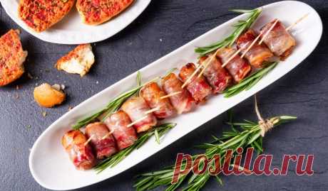 Рулетики с беконом и ананасом