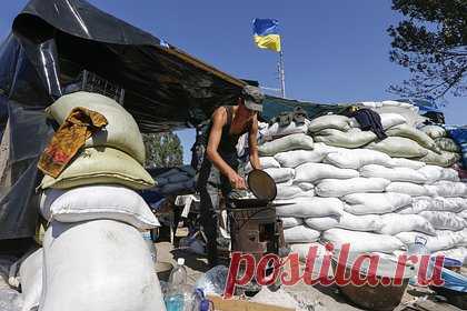 Минобороны Украины уличили в краже миллионов долларов на еде. Счетная палата Украины выявила факт хищения миллионов долларов в министерстве обороны страны. Поясняется, что военные украли миллиарды гривен, используя махинации с закупкой еды для бойцов. В частности, военное ведомство не осуществляло мониторинг цен на продукты питания и закупало по завышенным ценам.