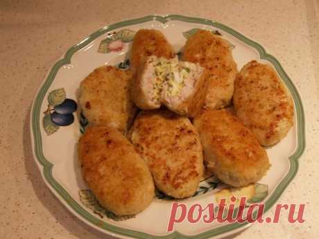 Нежнейшие котлеты из филе курицы,индейки с сырной начинкой.