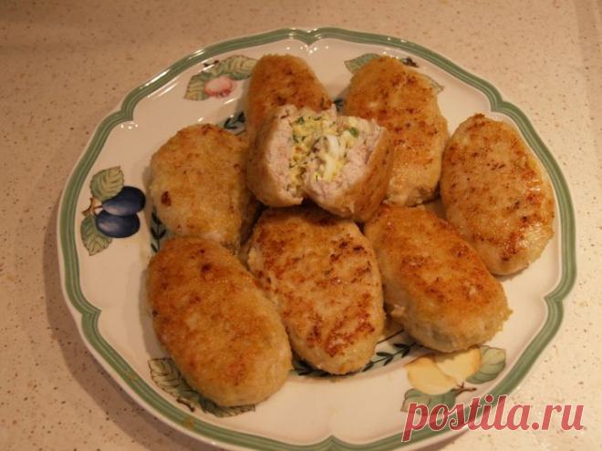 Нежнейшие котлеты из филе курицы,индейки с сырной начинкой.