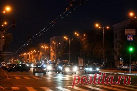 Стало известно о взрывах в подконтрольном Киеву Запорожье. В подконтрольном Киеву Запорожье произошли взрывы. Воздушную тревогу в Запорожской области власти Украины объявили в 8:50 по местному времени (совпадает с мск) и далее она распространилась на половину регионов страны. Ранее стало известно о взрывах в районе порта Южный в Одесской области, а также в Винницкой области.