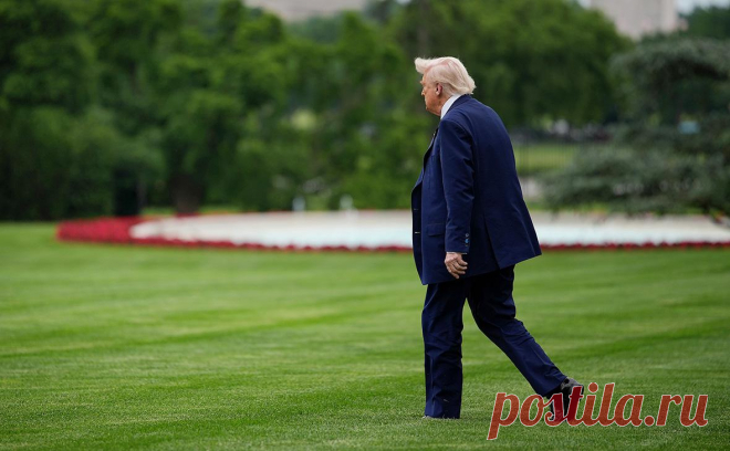 Трамп попросил сенат отложить законопроект о санкциях против России. Президент США Дональд Трамп попросил республиканцев в сенате пока не выносить на голосование законопроект, предусматривающий ужесточение санкций в отношении России.