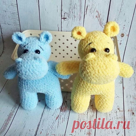 Бегемотик крючком 
#вязаниеигрушки@nerukodel 
Нам потребуется: 
- пряжа Alize Softy (для желающих вязать в две нити – 1,5 моточка или меньше, в одну нить – меньше одного моточка) 
- пряжа другого цвета, если хотите связать девочку 
Показать полностью…