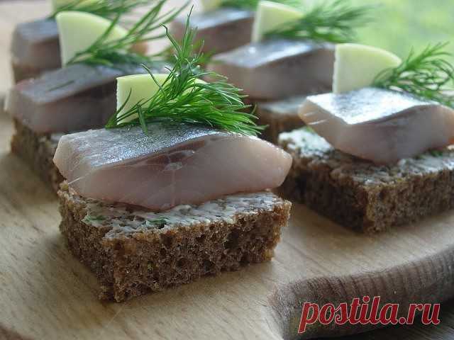 Закуски из рыбы и креветок
Смотреть здесь:
http://www.russianfood.com/recipes/bytype/?fid=59
