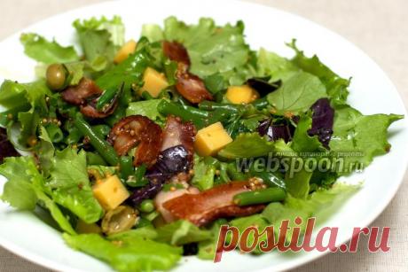 Салат со стручковой фасолью  Готовим салат со стручковой фасолью 
Стручковая фасоль — низкокалорийный диетический продукт, чрезвычайно полезный для фигуры. Блюда из стручковой фасоли идеально подходят для тех, кто хочет похудеть и избавиться от отложений жира.  Это отличный гарнир к мясным и рыбным блюдам, а также пикантный ингредиент разных салатов, один из которых вы сможете приготовить по нашему рецепту.  Салат из стручковой фасоли полезно есть тем, кто страдает анемией...