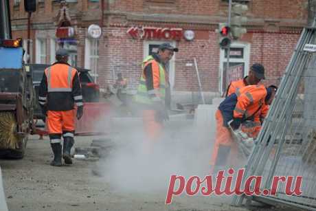 Полицейские устроили облаву на мигрантов на двух стройках в Екатеринбурге. Полицейские устроили облаву на мигрантов на двух стройках в Екатеринбурге. По сведениям уральского издания E1.RU, сотрудники правоохранительных органов провели рейд в районе улицы Амундсена в Академическом, где иностранцы заняты прокладкой дороги и возведением высотного дома.