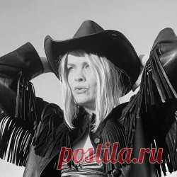 Jennifer Touch - Dripping (2025) [Single] Artist: Jennifer Touch Album: Dripping Year: 2025 Country: Germany Style: Synthpop, Minimal Wave