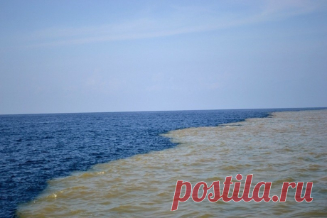 Балтийское море граничит с Северным морем. В особо холодные зимы вода в море замерзает. А в летнее время между морями существует видимая граница.

Воды 2-х морей никогда не смешиваются благодаря различию в плотности, солености и температуры. Хотя вода Северного моря всего в 1.5 раза соленее, чем вода Балтийского моря.