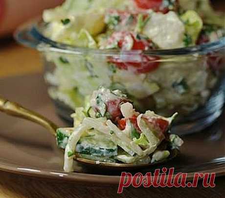 Скоро лето! приводим себя в форму. Обычный салат с новым вкусом 
Лёгкий салат с сырно-горчичной заправкой

Помидоры, огурцы и лук - что может быть более классическим для салата. Попробуйте заправить такой вполне знакомый салат не просто сметаной и не привычным майонезом, а сырно-горчичной заправкой. Вполне возможно, что это станет ещё одним вашим коронным блюдом.