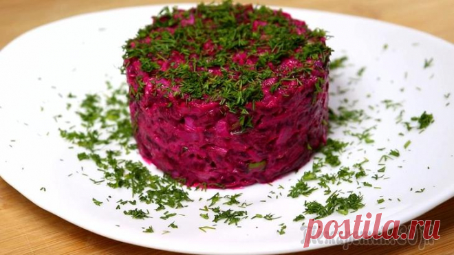 Свекольный салат с сыром, яйцами и зелёным луком Свекольный салат с сыром, яйцами и зелёным луком.Ингредиенты: Свекла отварная — 1 шт. Яйца отварные — 2 шт. Сыр — 70 гр. Лук зелёный — 3-4 пера Чеснок — 2 зубчика Соль по вкусу Майонез ПРИГОТОВЛЕНИЕ:П...