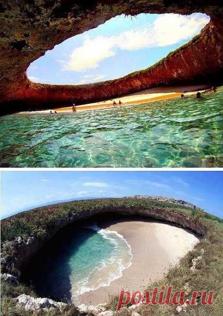 Esta fotografía corresponde a las Islas Marietas en Puerto Vallarta - México.