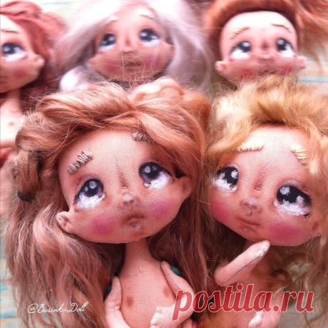 Публикация Авторские куклы.Dollmaker,Vlg в Instagram • Фев 20 2017 в 6:44 UTC 172 отметок «Нравится», 17 комментариев — Авторские куклы.Dollmaker,Vlg (@businkadoll) в Instagram: «Доброе утро, мои хорошие))) А эти две крошечки всё-таки сестрички, да ведь?)))) #текстильнаякукла…»