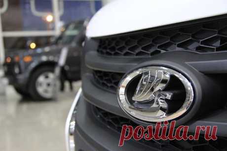 Спросу на автомобили Lada предсказали взлет из-за геополитики. Признание ДНР и ЛНР со стороны России и возможные санкции Запада могут привести к увеличению потребления российских товаров. В том числе из-за напряженной геополитической ситуации может произойти взлет спроса на автомобили Lada, сказал президент «АвтоВАЗа» Николя Мор. Возможен рост национальной гордости, отметил он.