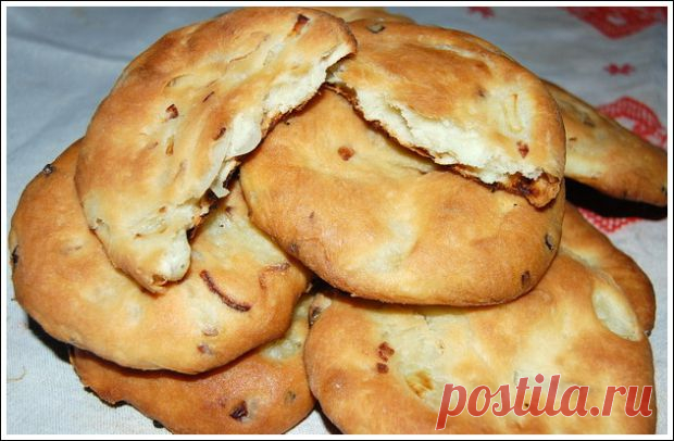 Луковые лепешки..