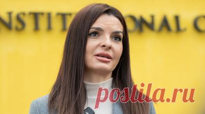 Гуцул: Гагаузия станет независимой, если Кишинёв пойдёт на унию с Румынией. Если власти Молдавии решатся на объединение с Румынией, Гагаузская автономия немедленно запустит процедуру отделения и возвращения к независимой Гагаузской республике, заявила глава автономии Евгения Гуцул. Читать далее