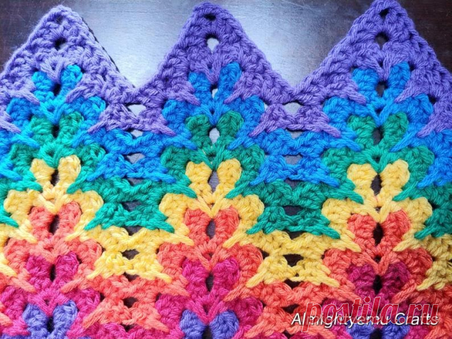 Модификация бабушкиного квадрата, потрясающе красивый узор     Такой узор будет одинаково красиво смотреться и на одежде и на интерьерном текстиле (пледы, занавески, коврики и т.п.)