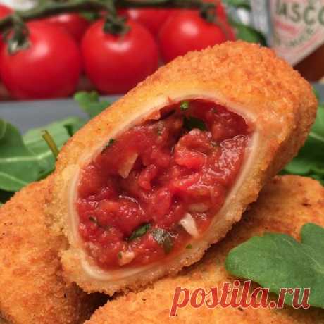 Spicy tomato mozzarella fritters Spicy tomato mozzarella fritters! the perfect appetizer