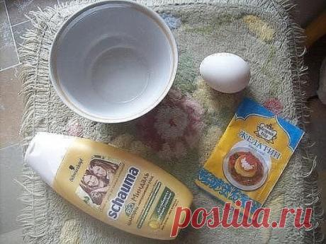 Если нужно быстро отрастить волосы и придать невероятный объем и блеск, то это ваш рецепт! 
Так как желатин содержит много протеина, необходимого для «строительства» волоса и ногтевых пластин. 
1 столовая ложка желатина, 3 столовые ложки горячей воды, 1 чайная ложка шампуня. 
Желатин развести теплой водой, хорошенько перемешать, чтобы не было комков, дать постоять. Когда желатин разбухнет, перемешать с шампунем.Нанести на волосы, покрыть полиэтиленом. Держать 20-30 минут. ...