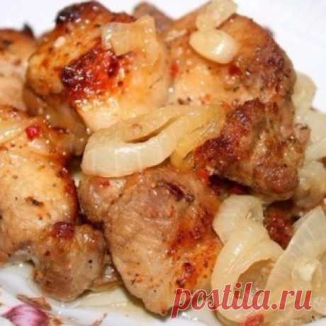 Шашлык в духовке на &quot;луковой подушке&quot;