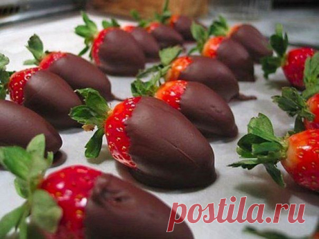 Шоколад с клубникой