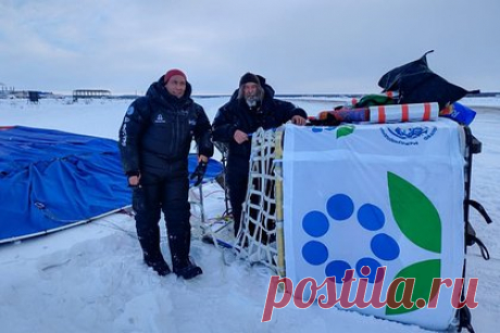 Конюхов установил мировой рекорд во время полета на воздушном шаре. Путешественник Федор Конюхов и президент Федерации воздухоплавательного спорта России Иван Меняйло завершили на полет тепловом воздушном шаре, отправившись из Кировска Мурманской области и приземлившись в Хатанге Красноярского края.