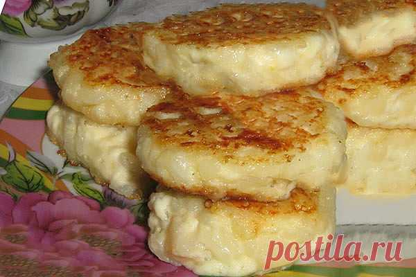 САМЫЕ ВКУСНЫЕ РЕЦЕПТЫ БИТОЧКОВ 

1. Манные биточки

ИНГРЕДИЕНТЫ:
● 1 литр молока;
● 14 ст. ложек манки;
● 2 яйца;
● 250 гр. муки;
● 5 ст. ложек сахара;
● ванильный сахар (по вкусу);
● растительное масло.

ПРИГОТОВЛЕНИЕ:
Приготовление биточков из манки, начинается с того, что из молока и манки необходимо сначала сварить густую кашу. Готовую кашу нужно остудить, вбить 2 яйца и добавить по вкусу ванильный сахар. Тщательно перемешать. Затем из каши сформировать шарики, обвалят...