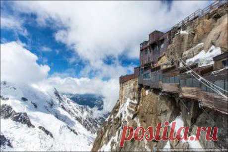 Вершина Aiguille Du Midi. 3842 метра над уровнем моря