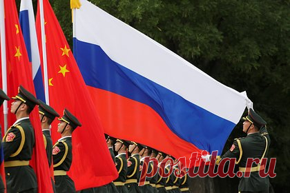 Китай заявил о благородной дружбе с Россией. Между Россией и Китаем установилась благородная дружба. Об этом заявила официальный представитель МИД КНР Мао Нин. Дипломат подчеркнула, что двусторонние отношения Пекина и Москвы строятся на принципах неприсоединения к блокам, отказа от конфронтации и направленности против третьих сторон.