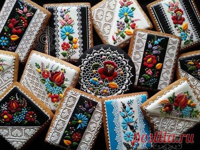 Съедобные произведения искусства Юдит Цинкне Пор (Judit Czinkné Poór), владелица магазина по украшению тортов и изготовлению пряников по индивидуальному заказу из венгерского города Айка, знаменита своей способностью превращать прост...