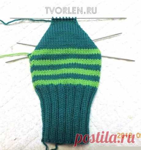 Мужские носки спицами с необычной пяткой -описание вязания и фото