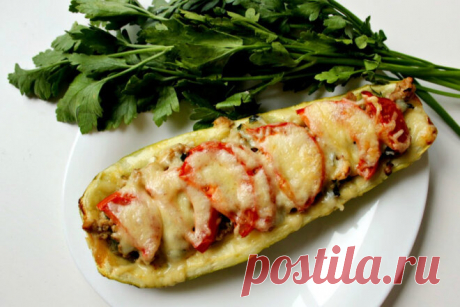 Лодочки из кабачков с мясной начинкой, помидорами и сыром, рецепт с фото и видео — Вкусо.ру