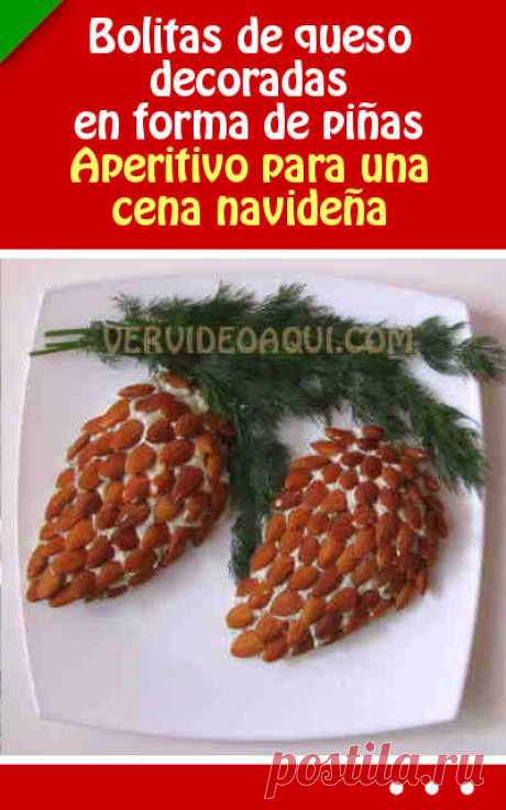Bolitas de queso decoradas en forma de piñas. Aperitivo para una cena navideña.
