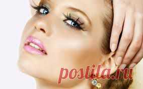 Лифтинг-маски для лица — нет ничего проще!

1. Великолепного подтягивающего эффекта, ничуть не уступающего салонным процедурам, можно добиться благодаря маске мгновенного действия из 1 чайной ложки крахмала и мякоти одного банана. Ингредиенты перемешать, нанести на лицо и область декольте на 20-25 минут. Дождаться, чтобы маска подсохла, и смыть.

ТАКЖЕ ссылка для тех, кто ищет новые бизнес-возможности или готов к хорошим доходам