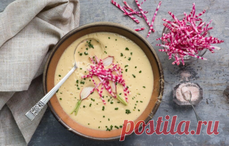 Десять летних супов, которые стоит попробовать Лето — это отличный повод внести немного разнообразия в свой привычный рацион. Если в этом сезоне вы еще не пробовали по-настоящему летние супы, то самое время это исправить.