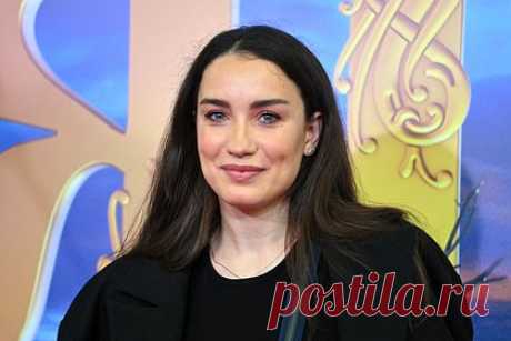 Победительница «Фабрики звезд» рассказала о не попавших в эфир эпизодах. Российская певица, победительница пятого сезона музыкального реалити-шоу «Фабрика звезд» Виктория Дайнеко раскрыла закулисье проекта. В интервью телеведущей Яне Чуриковой она рассказала, что в эфир не попали эпизоды, где продюсер Максим Фадеев критиковал участников и называл их серыми мышами.