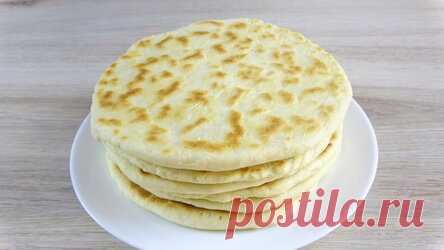 Сливочные лепешки на сковороде ДомашняяПростой. 58700Автор: magicfood01 июня 2020, 05:56. Как приготовить. Видео. Похожие рецепты. Ингредиенты. мука – 450 гр. сливки 10% - 250 мл. масло растительное – 50 мл. разрыхлитель – 10 гр. соль – 1 ч.л. Пошаговый рецепт приготовления. Смешать муку соль и разрыхлитель. Влить сливки и вымесить тесто. Во время вымешивания, смазывать руки растительным маслом. Вмешать все постепенно масло. Готовое тесто оставить 