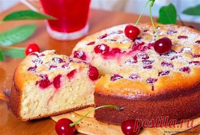 Простой пирог с вишней на кефире 🍒